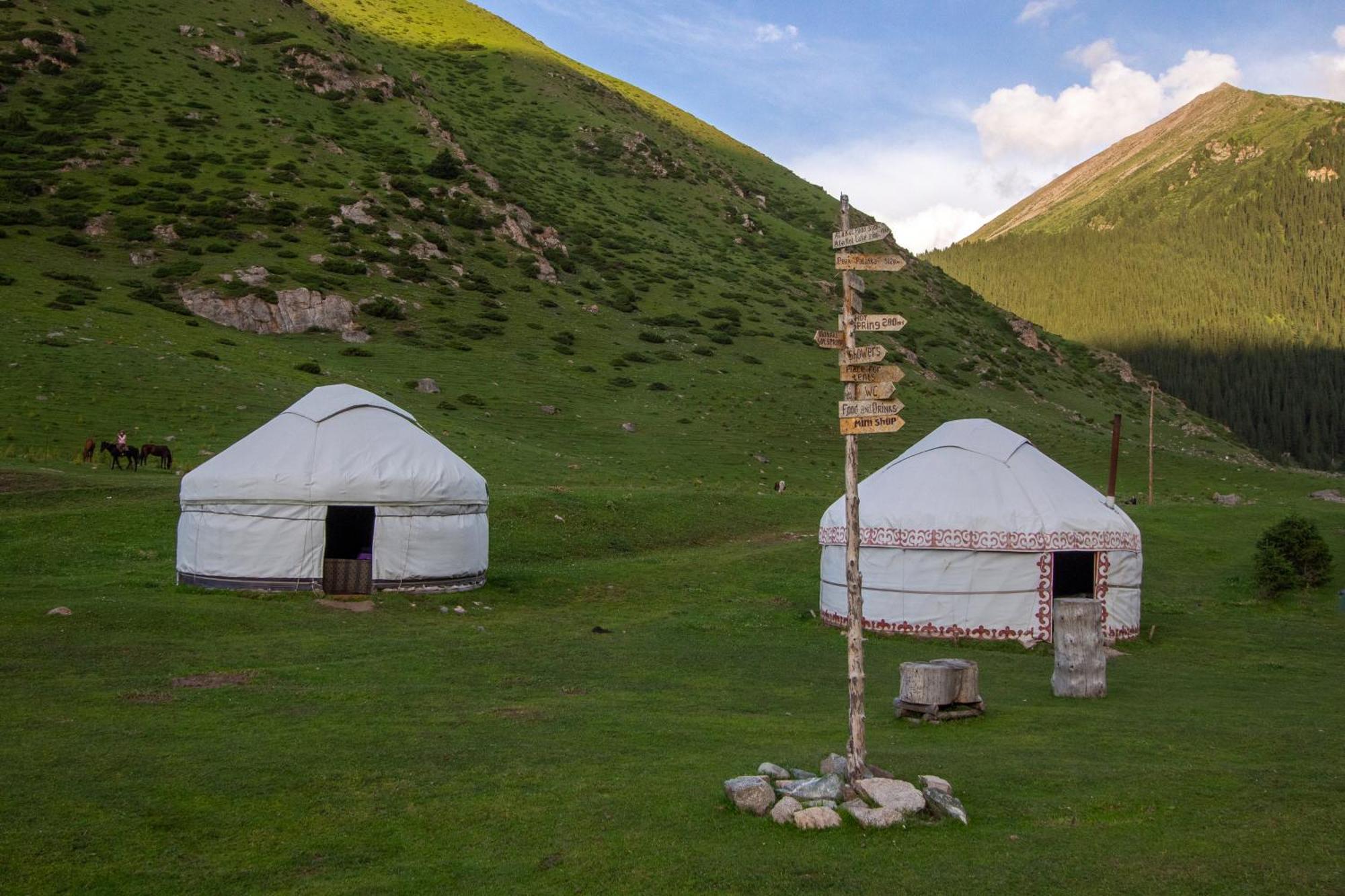 Eco Yurt Camp Arashan Teploklyuchenka Exterior foto