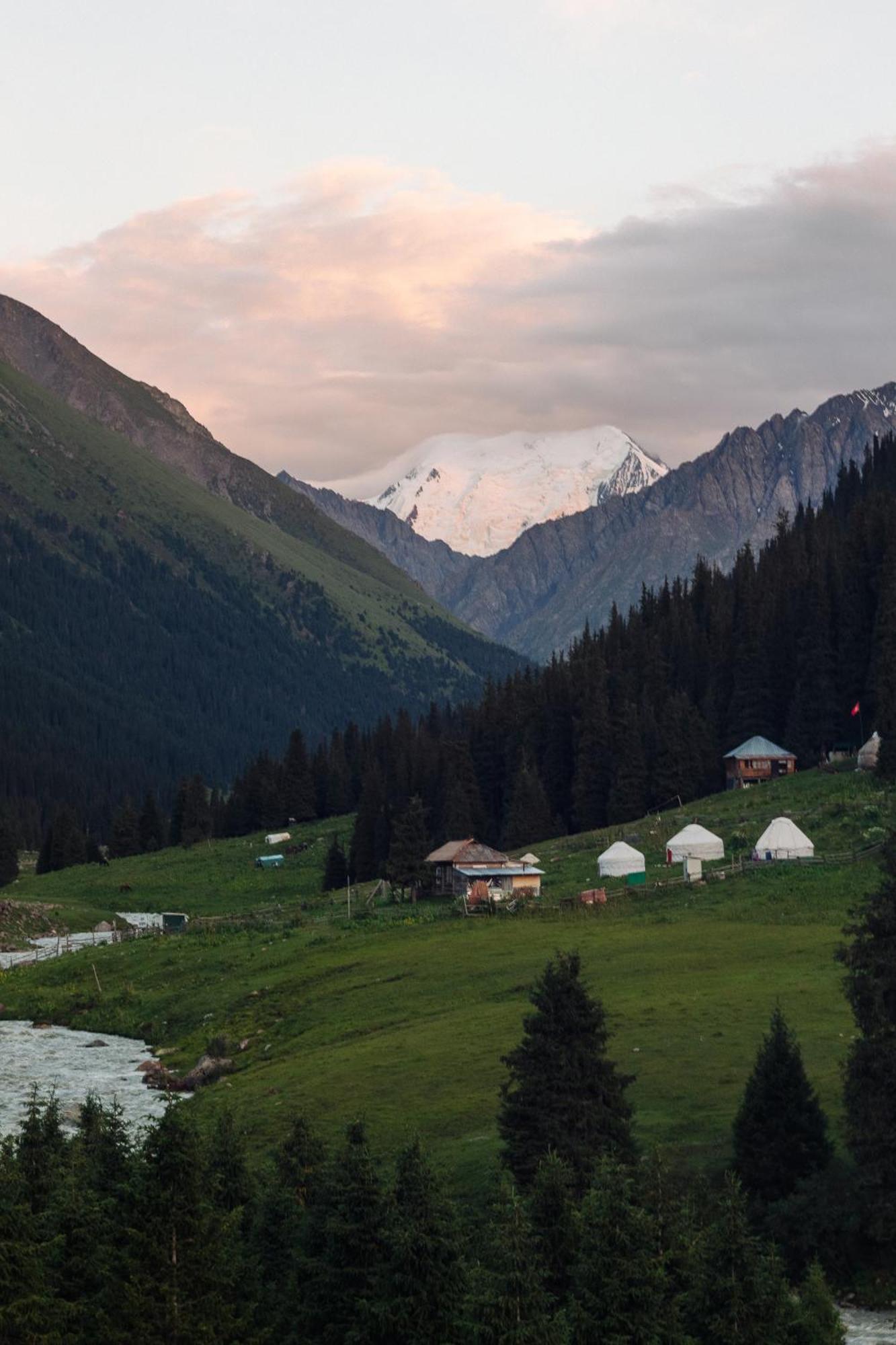 Eco Yurt Camp Arashan Teploklyuchenka Exterior foto
